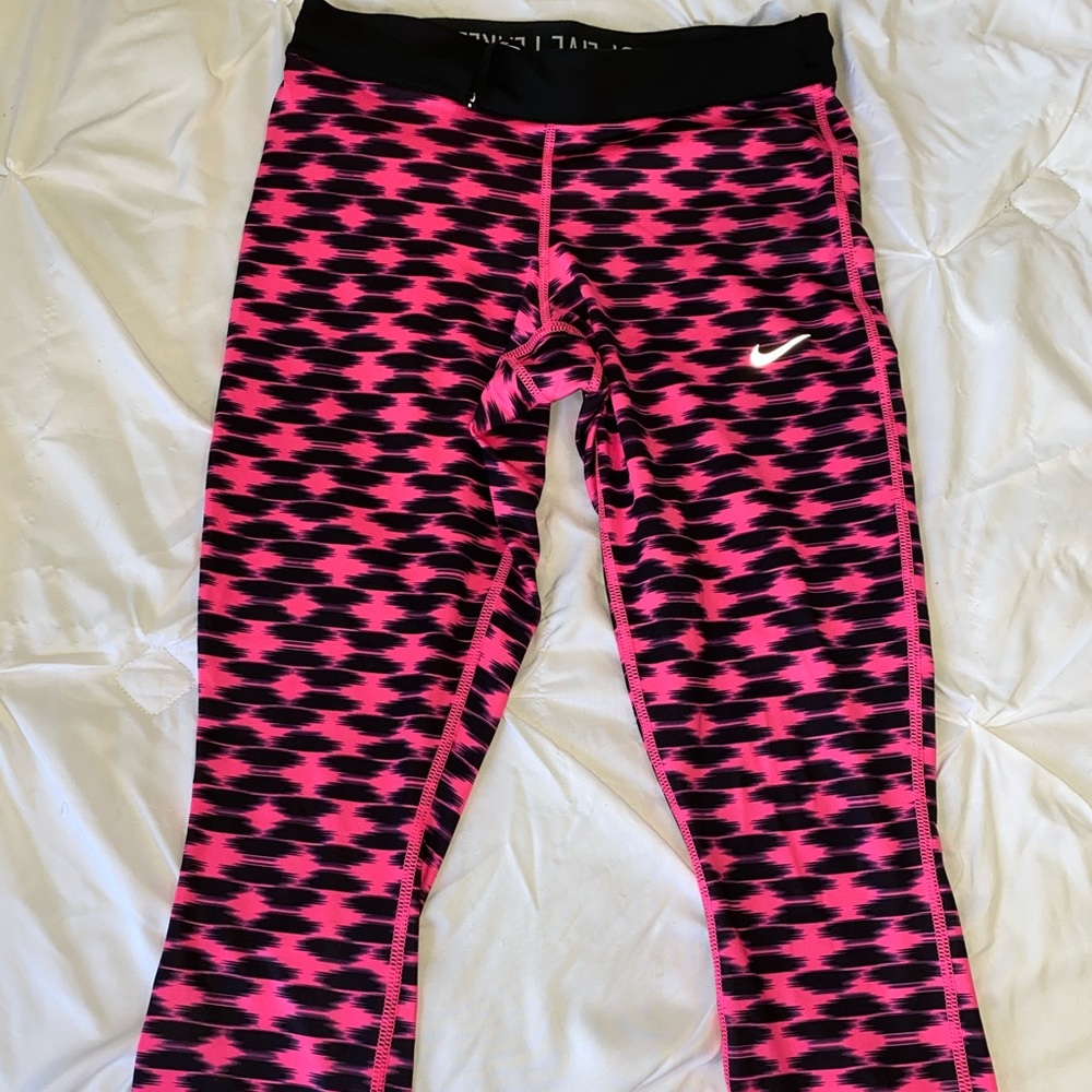 Nike cropped pink and black leggings. Size small
